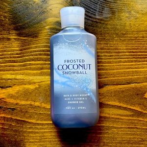 B&BW Frosted Coconut 🥥 Snowball ❄️ Body Wash